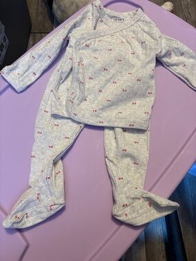 Carter's Light Gray Pajama Set with Red XO and  Gray T shirt